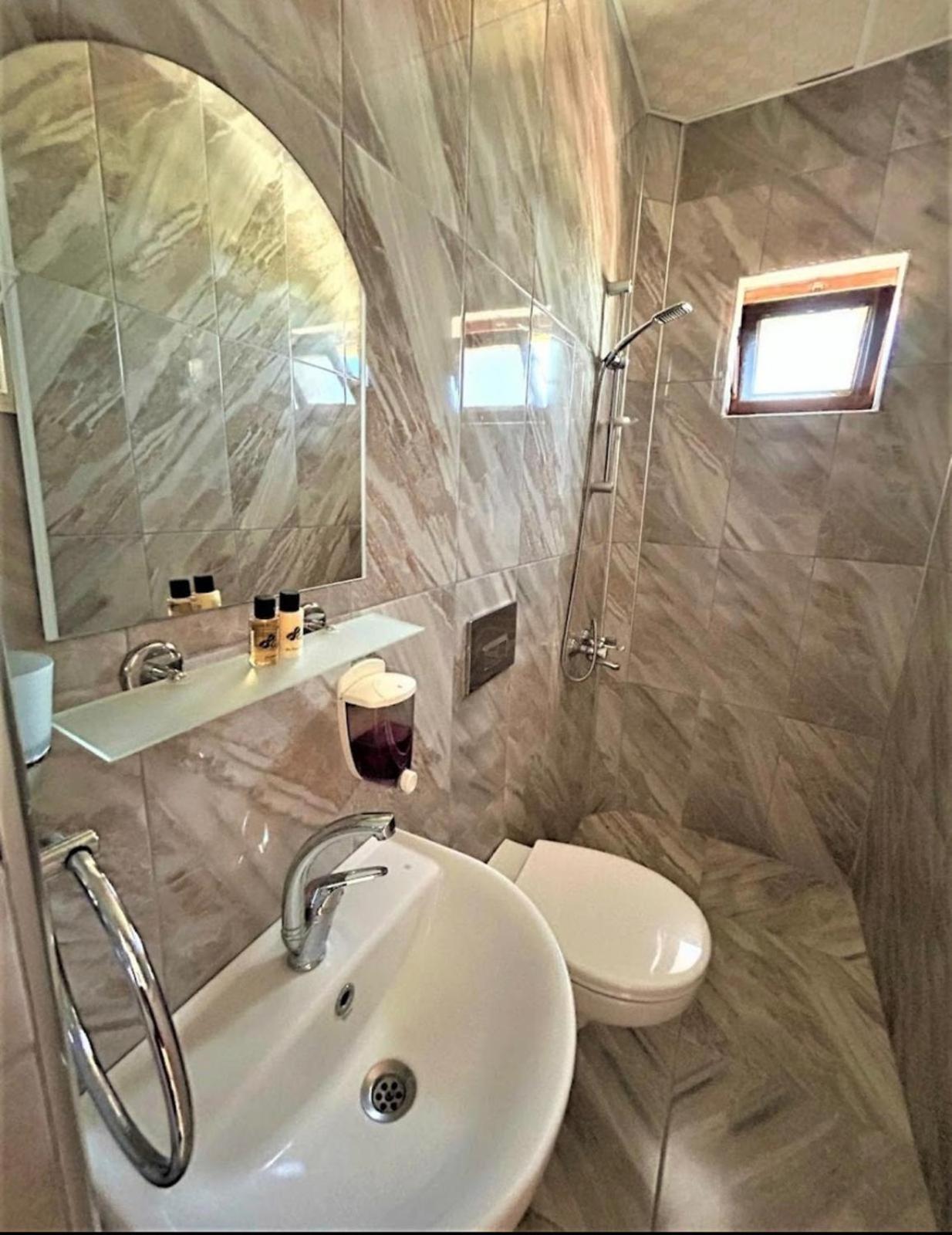 Gumus Hotel Ortahisar Esterno foto